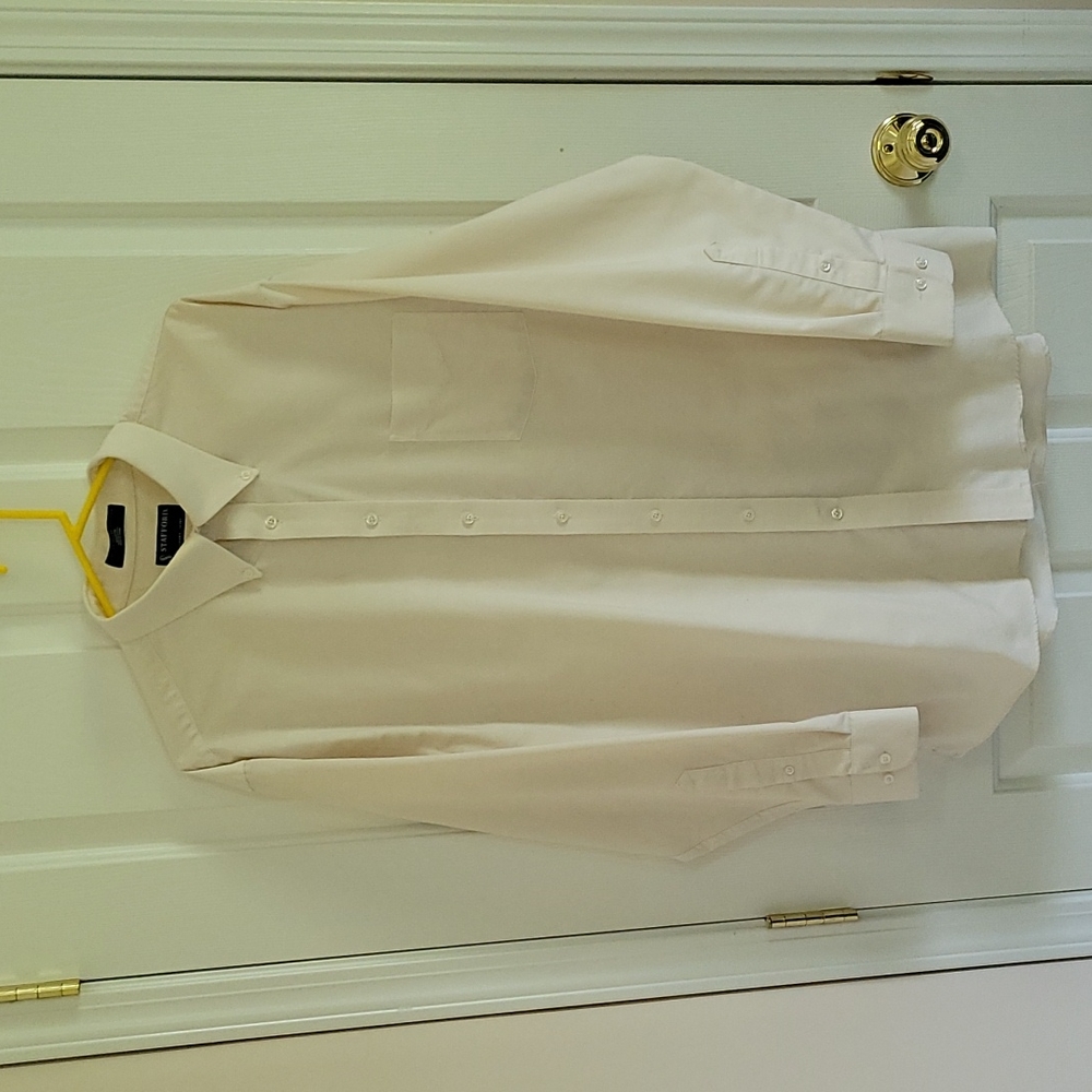 Stafford Essentials Button Down Dress Shirt!!